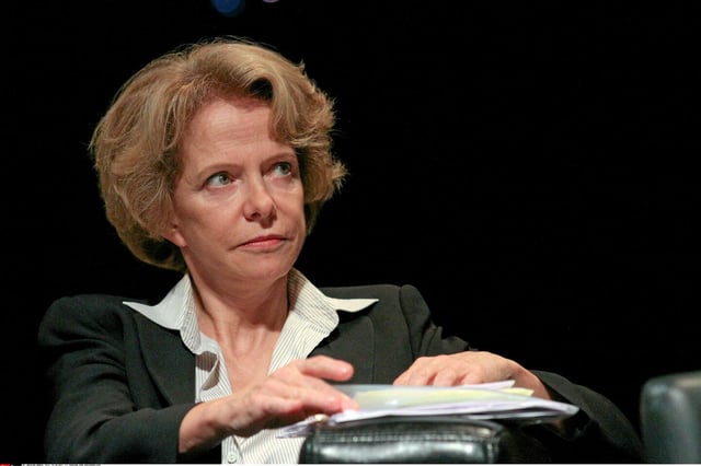 À 68 ans, Frédérique Bredin retourne dans l'arène politique. Elle se présente à l'élection législative partielle dans la 2e circonscription de Paris.
