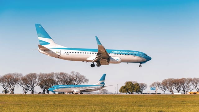 Aerolíneas Argentinas lanza un importante descuento en vuelos a Cancún y Punta Cana para competir con las low cost.