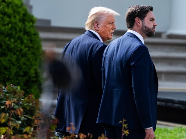 Vom Kritiker zum Fan: JD Vance steht fest an der Seite von Donald Trump. Jetzt gibt es Diskussionen um einen Familienausflug der Familie Vance.