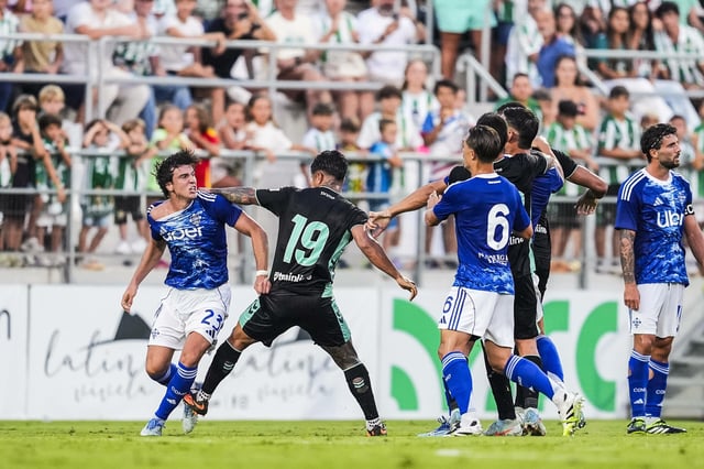 Angeblich ein Freundschaftsspiel, in Wahrheit eher von Abneigung geprägt: die Auseinandersetzung zwischen Betis Sevilla und Como