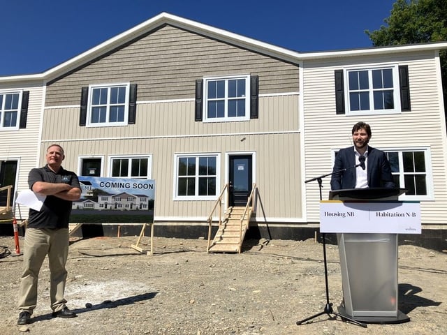  NB Housing Minister David Hickey and St. Stephen Mayor Allan MacEachern are seen Wednesday as the public housing corporation announced a new five-unit modular affordable development is expected to open in the municipality this fall.