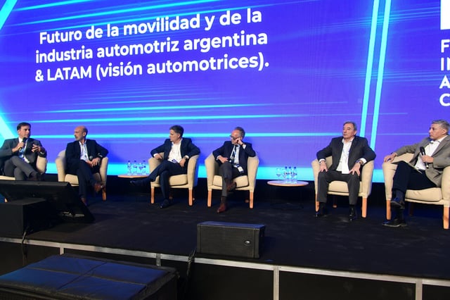 Los líderes de las automotrices de Córdoba presentes en Fiac. (Ramiro Pereyra / La Voz)
