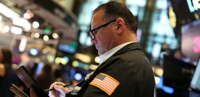Un opérateur à la Bourse de New York le 7 août 2025