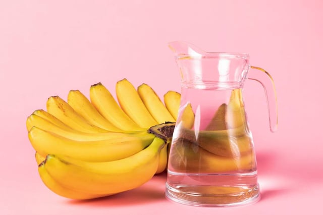 Al hacer sus propios preparados, las personas saben exactamente qué están usando en sus plantas, sin ingredientes tóxicos o desconocidos. Esto es clave especialmente en huertas urbanas y cultivos comestibles. (Freepik)