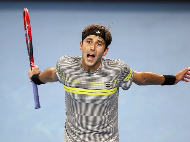 Adelaide (Australia), 08/01/2025.- Tomas Martin Etcheverry of Argentina reacts during his Adelaide International tennis tournament round of 16 match against Thanasi Kokkinakis of Australia in Adelaide, Australia, 08 January 2025. (Tenis, Adelaida) EFE/EPA/MATT TURNER AUSTRALIA AND NEW ZEALAND OUT