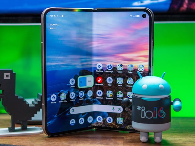 Android 16 QPR1 Beta 1 home screen on Pixel 9 Pro Fold