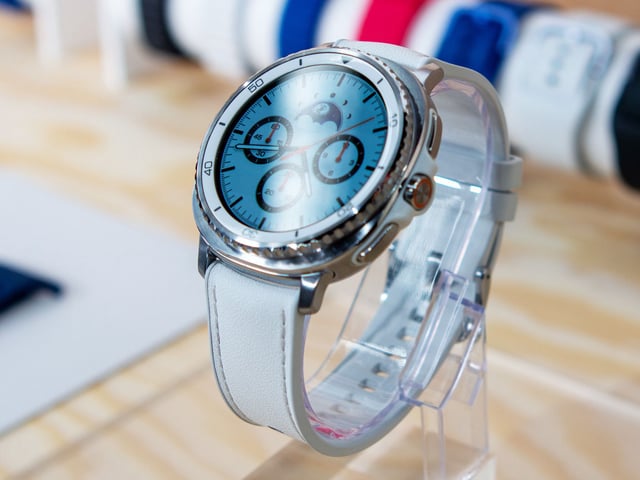 Samsung Galaxy Watch 8 Classic hands-on