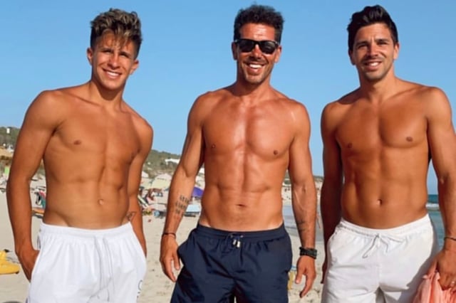 Gianluca, el Cholo y Gio juntos, en un cumpleaños del mayor de los hijos Simeone