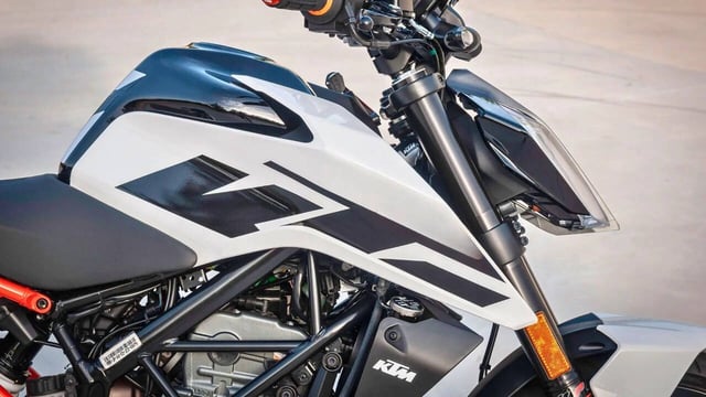 KTM Duke 160 Teaser