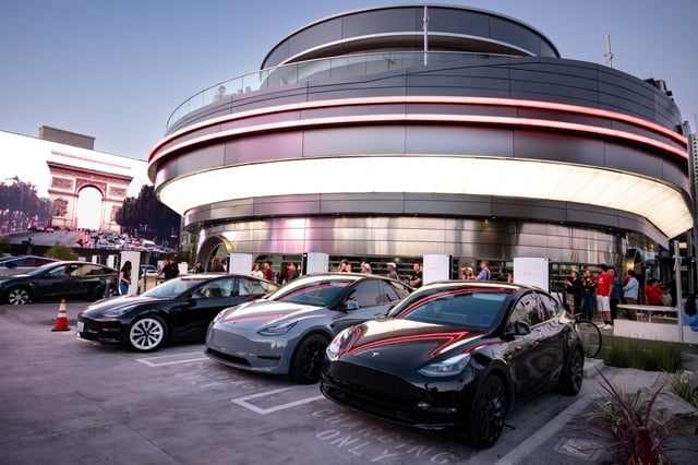 Teslas owners charge up, order hamburgers and hot dogs and watch movies all at the same time at the Tesla Diner in West Hollywood on Tuesday, July 29, 2025.  (Photo by David Crane, Los Angeles Daily News/SCNG)