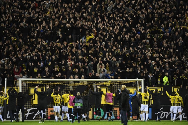 Soccer Football - Europa Conference League - Play Off Second Leg - Vitesse Arnhem v SK Rapid Wien - GelreDome, Arnhem, Netherlands - February 24, 2022 Vitesse Arnhem players with their fans after the match REUTERS/Piroschka Van De Wouw/File Photo