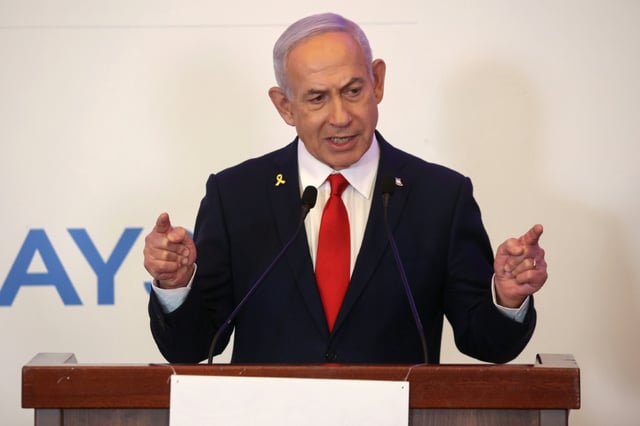 Der israelische Regierungschef Benjamin Netanjahu hat den von Deutschland beschlossenen teilweisen Stopp von Waffenexporten nach Israel scharf kritisiert. Deutschland belohne den "Hamas-Terrorismus".