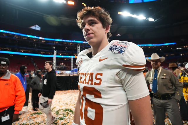 Following Archie Manning&#39;s comments this week, Heisman favorite Arch Manning&#39;s odds to go No. 1 in the 2026 NFL Draft dropped from +225 to +950.