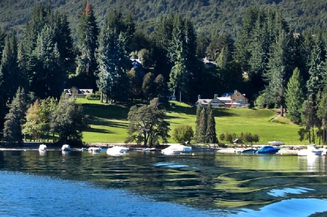 Buscan  al hombre que cuidaba la casa de Máxima en Villa La Angostura