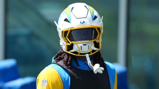 Aug 7, 2025; El Segundo, CA, USA; Los Angeles Chargers running back Najee Harris (22) during training camp at The Bolt. Mandatory Credit: Kirby Lee-Imagn Images