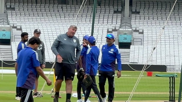 Gautam Gambhir had an arguement with Oval pitch curator.