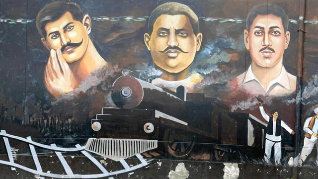 Freedom fighters Ram Prasad Bismil, Ashfaqullah Khan, Rajendra Lahiri and Thakur Roshan Singh challengeed the might of the British Empire. (HT Photo)
