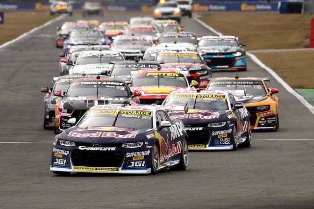 The start of Race 1 of the Century Batteries Ipswich Super440. Image: InSyde Media