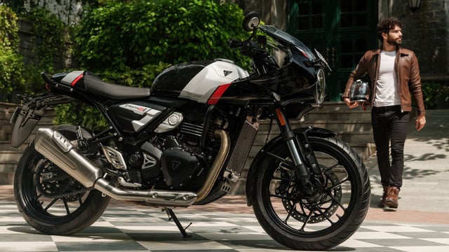Triumph Thruxton 400 is the new flagship cafe racer in the bikemaker's 400cc portfolio.