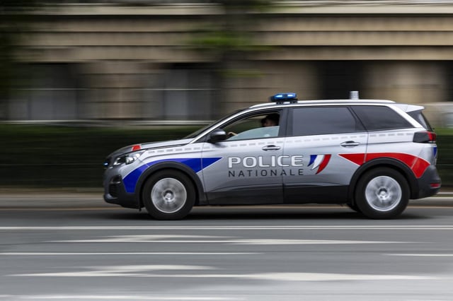 Essonne: un jeune homme de 17 ans décède lors d'une course-poursuite avec la police après un refus d'obtempérer