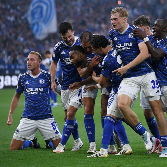 Die Schalker feierten einen Sieg zum Saisonstart - heute geht's gegen Lautern