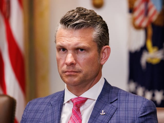 Washington (United States of America), 08/07/2025.- US Secretary of Defense Pete Hegseth participates in a cabinet meeting in the Cabinet Room of the White House in Washington, DC, USA, 08 July 2025. EFE/EPA/AARON SCHWARTZ / POOL