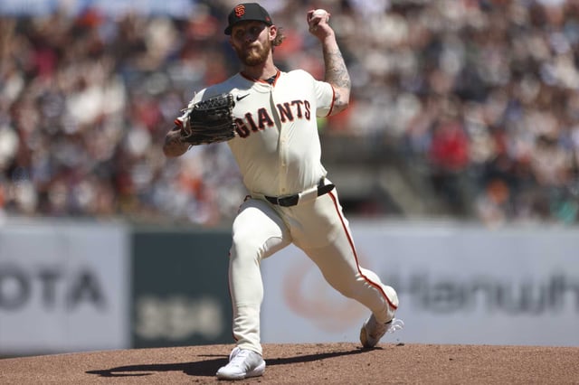 San Francisco Giants starting pitcher Carson Whisenhunt throws to a Washington Nationals batter during the first inning of a baseball game, Saturday, Aug. 9, 2025 at Oracle Park.