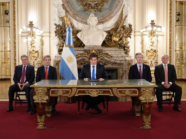 Cadena Nacional del Presidente Javier Milei | 8 de agosto 2025  - EMISION MONETARIA - VETO