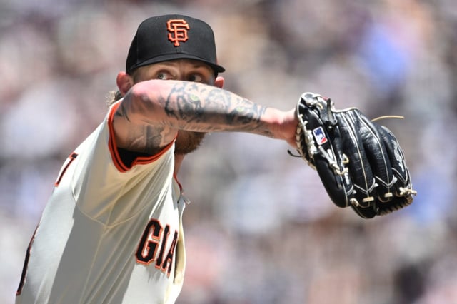 SAN FRANCISCO, CALIFORNIA – AUGUST 09: Carson Whisenhunt #88 of the San Francisco Giants pitches against the Washington Nationals in the second inning at Oracle Park on August 09, 2025 in San Francisco, California. (Photo by Eakin Howard/Getty Images)