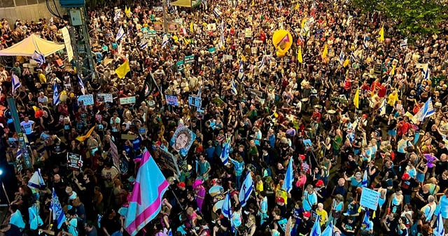 Decenas de miles de personas protestaron en Tel Aviv contra el plan de Netanyahu de ocupar toda Gaza. Foto: X @HowidyHamza