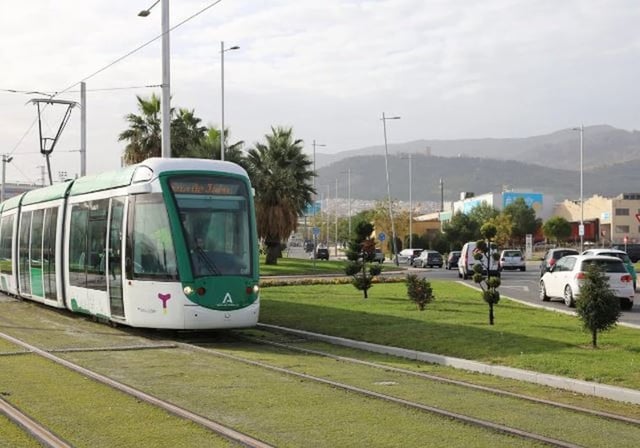 El tranvía de Jaén, durante la fase de pruebas que viene completando