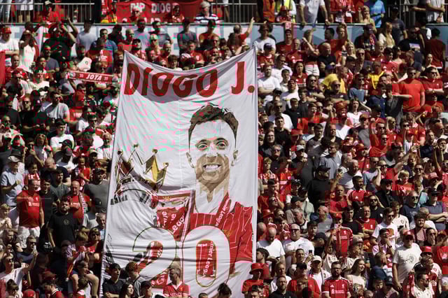 Liverpool y Crystal Palace homenajean a Diogo Jota.