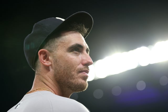 ATLANTA, GEORGIA - JULY 19: Cody Bellinger #35 of the New York Yankees takes the field for the bottom of the ninth inning against the Atlanta Braves at Truist Park on July 19, 2025 in Atlanta, Georgia. (Photo by Kevin C. Cox/Getty Images)
