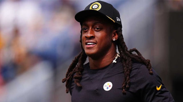 Sep 15, 2024; Denver, Colorado, USA; Pittsburgh Steelers safety Terrell Edmunds (38) before the first quarter against the Denver Broncos at Empower Field at Mile High. Mandatory Credit: Ron Chenoy-Imagn Images