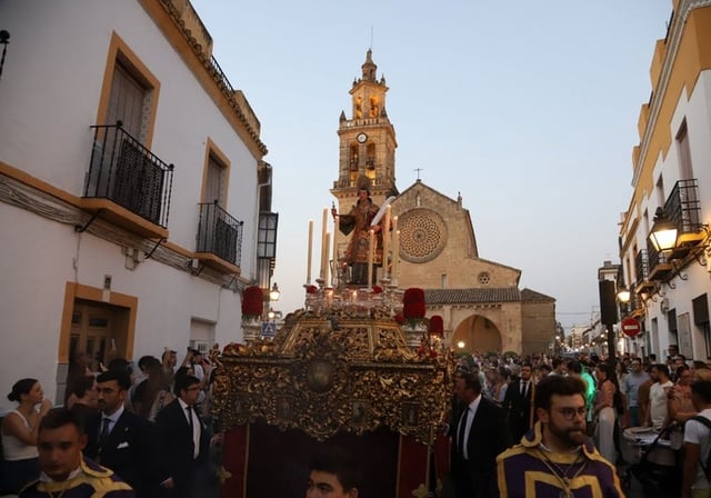 San Lorenzo Mártir, sobre su paso, durante la procesión de este domingo