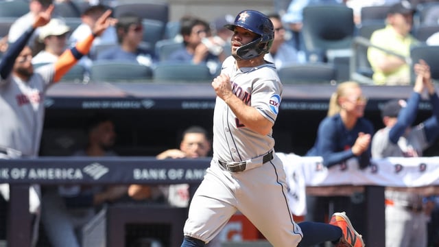  Astros designated hitter Jose Altuve (27) achieved his 250th home run in the game against the New York Yankees at Yankee Stadium.