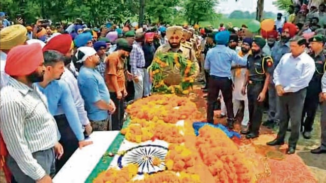 Lance Naik Pritpal Singh was cremated with full military and state honours in Ludhiana on Sunday. (Hindustan Times)