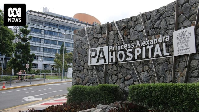 Sign and main driveway of Princess Alexandra Hospital in Brisbane