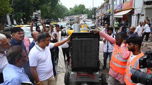 PWD Minister Parvesh Verma visited the waterlogging-affected site and reviewed the situation on the ground at Outer Circle, Connaught Place, in New Delhi on Sunday. (Vipin Kumar/ Hindustan Times)