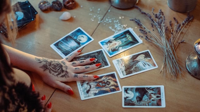 Tarot Card Reading Today For All Zodiac Signs With Vastu Tip Of The Day August 11, 2025 (Credits: Pexels)