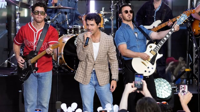 The Jonas Brothers kickoff their JONAS20 tour at their hometown, New Jersey.