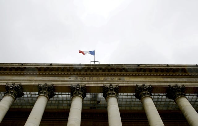 L'ancien siège de la Bourse de Paris, le palais Brongniart, à Paris le 24 août 2015