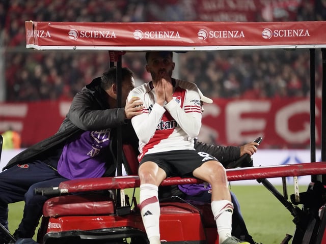 Lesion de Pezzella Foto: Fernando de la Orden / Deportes - Independiente recibe a River Plate en el estadio Libertadores América Avellaneda por Copa Liga Profesional Fútbol.
09-08-2025 FTP CLARIN _FER7208.JPG Z DelaOrden