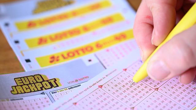 Der Eurojackpot geht nach Schweden. Doch auch in Deutschland wird gejubelt.