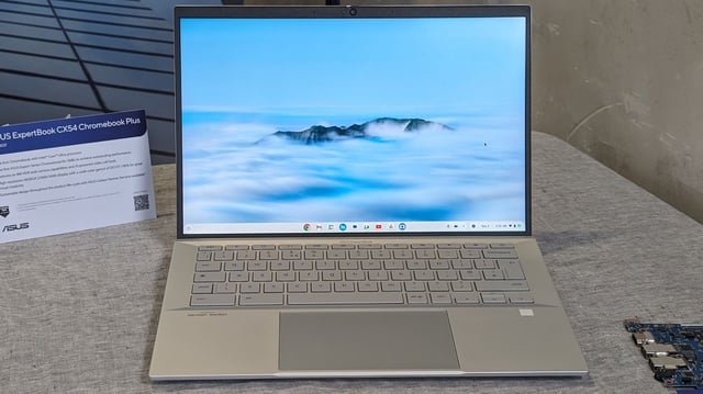 Google promoted ChromeOS as an alternative to Windows 11 for running Microsoft 365 apps and services.