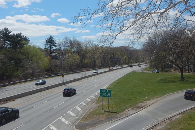 Exit 10C on the southbound side of the Bronx River Parkway is seen in April 2015.