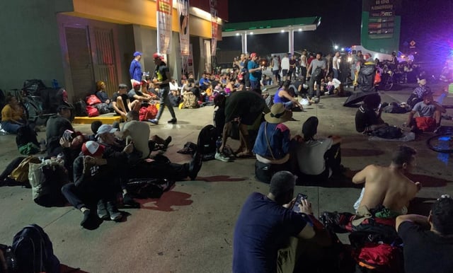 Migrantes de la caravana rechazan propuesta del INM para documentarlos