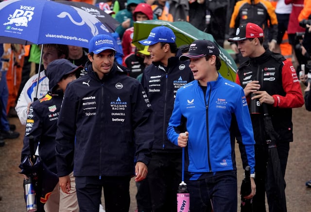 En julio pasado, Carlos Sainz, piloto de Williams, y Franco Colapinto, de Alpine, llegando al circuito de Silverstone