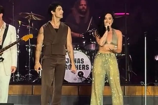 Demi Lovato se subió al escenario con los Jonas Brothers e interpretó dos canciones de Camp Rock