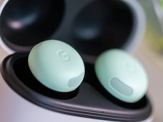 Google Pixel Buds Pro 2 Wintergreen earbud